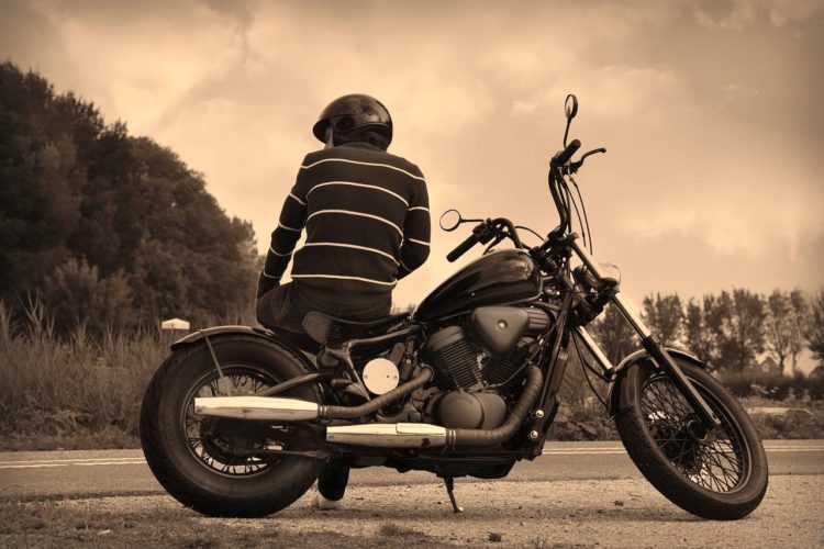 Visiter Nice en moto de location, le bon plan…